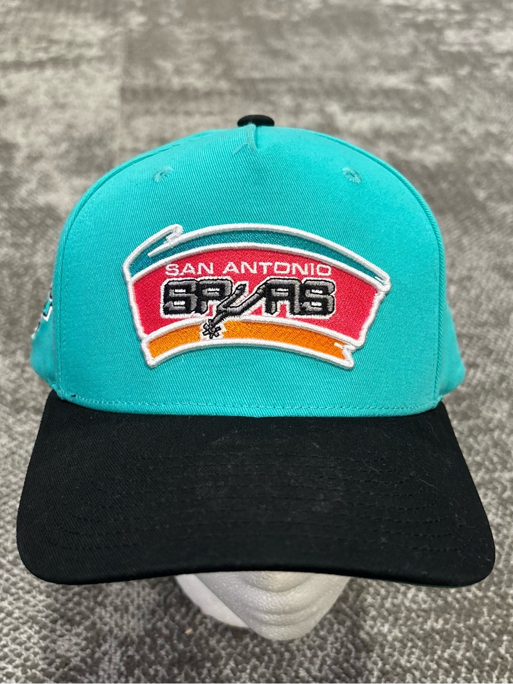 Mitchell & Ness NBA San Antonio Spurs Retro Snapback OSFA Hat